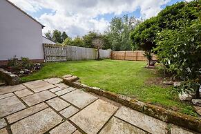 Host Stay Atlanta Cottage