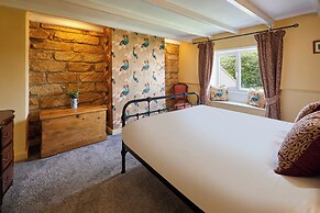 Host Stay Atlanta Cottage