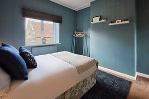 Host Stay Atlanta Cottage