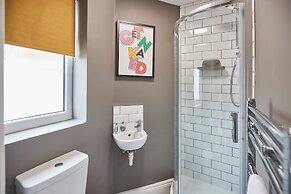 Host Stay Northville Arrifana