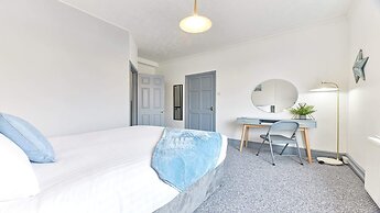 Host Stay Ralph House