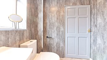 Host Stay Ralph House