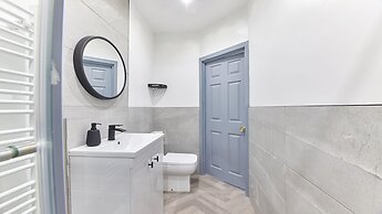 Host Stay Ralph House