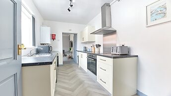 Host Stay Ralph House