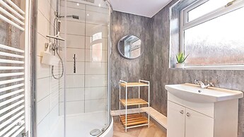 Host Stay Ralph House