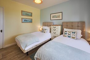 Host Stay Sandpipers