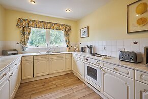 Host Stay Sandpipers