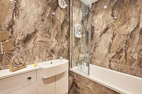 Host Stay Sandpipers