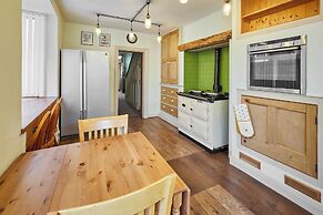 Host Stay Cromwell House