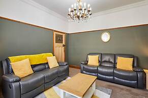 Host Stay Cromwell House