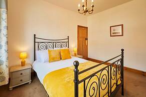 Host Stay Cromwell House