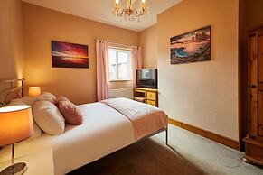 Host Stay Cromwell House