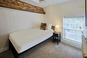 Host Stay Cragg Cottage