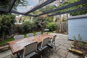 Host Stay Cragg Cottage