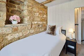 Host Stay Cragg Cottage