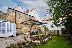 Host Stay Cragg Cottage