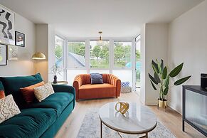 Host Stay Scarborough View Luxury Apartment