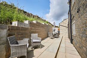 Host Stay Clackgill Cottage