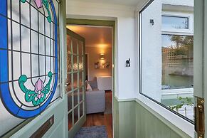 Host Stay Hope Cottage