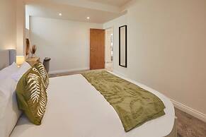 Host Stay 4 The Mount