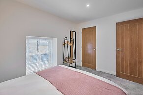 Host Stay 4 The Mount