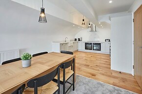 Host Stay 4 The Mount