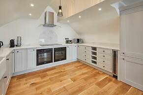 Host Stay 4 The Mount