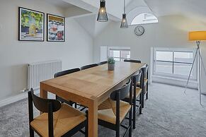 Host Stay 4 The Mount