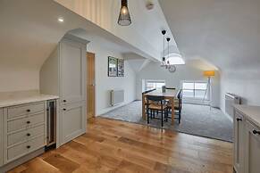 Host Stay 4 The Mount