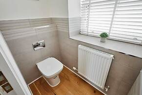 Host Stay 2 The Mount