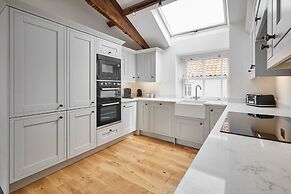 Host Stay 2 The Mount