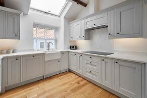 Host Stay 2 The Mount