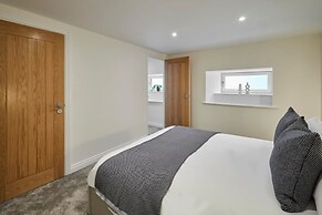 Host Stay 2 The Mount