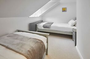 Host Stay Breckon Cottage