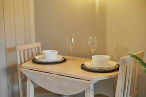 Host Stay Acorn Cottage