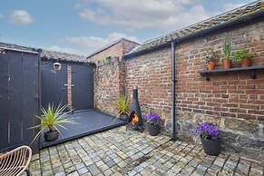 Host Stay Acorn Cottage