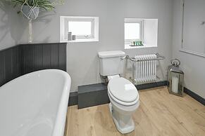 Host Stay Acorn Cottage