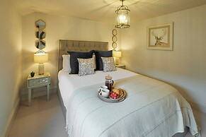 Host Stay Acorn Cottage