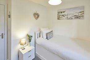 Host Stay Redsky House