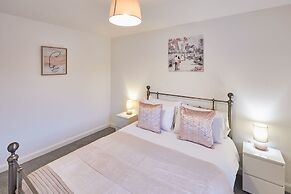 Host Stay Redsky House