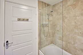 Host Stay Redsky House