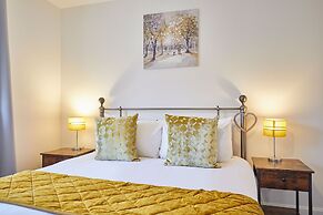 Host Stay Redsky House