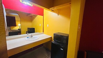 Relax Inn By OYO Sulphur Hwy 90