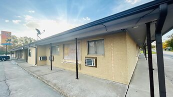 Relax Inn By OYO Sulphur Hwy 90