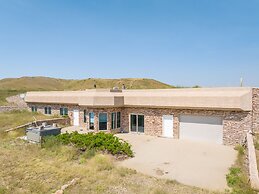 Cheyenne River Ranch with Hot Tub