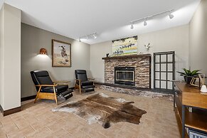 Cheyenne River Ranch with Hot Tub