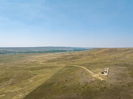 Cheyenne River Ranch with Hot Tub