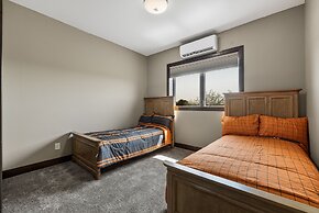 Cheyenne River Ranch with Hot Tub