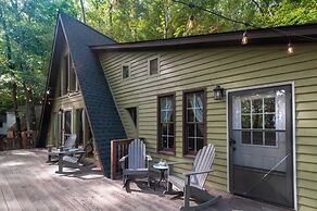 Honeycomb Hideaway by Avantstay Rustic Retreat