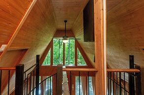 Honeycomb Hideaway by Avantstay Rustic Retreat